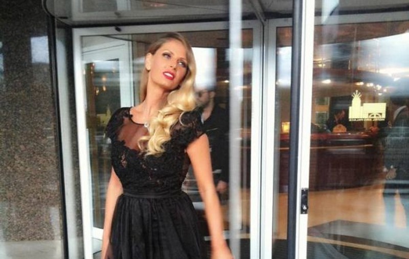 ANDREEA BĂNICĂ, O DIVĂ BLONDĂ LA ROMANIAN MUSIC AWARDS!