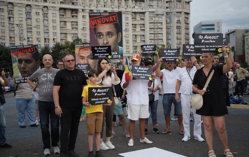 Manifestație în Piața Victoriei, la cinci ani de la violențele de la protestul din 10 august 2018: „Judecați, nu tergiversați!”