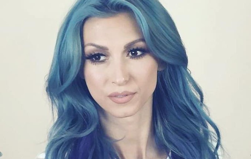 Andreea Bălan, RĂZBOI cu fanii, pe internet. Totul a pornit de la ținuta ei de scenă | VIDEO