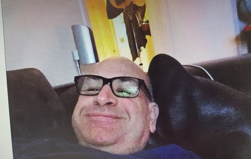 A plătit orfani pentru sex, acum vrea să le închidă gura. Pedofilul francez Pierre Duarte e liber și încearcă să-și ”cumpere” victimele