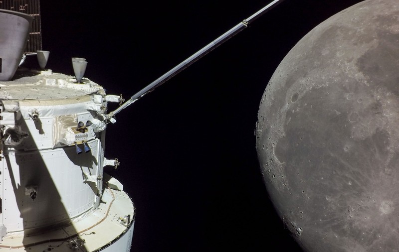 Capsula Orion a NASA a ajuns înapoi pe Pământ, după o călătorie de 25 de zile în jurul Lunii - VIDEO