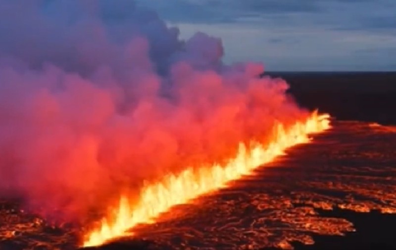Turiști și localnici din Islanda au fost evacuați după ce un vulcan a erupt pentru a 12-a oară în ultimii 4 ani I VIDEO