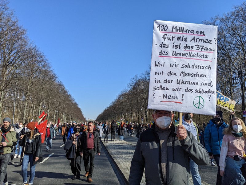 Bernd și pancarta lui