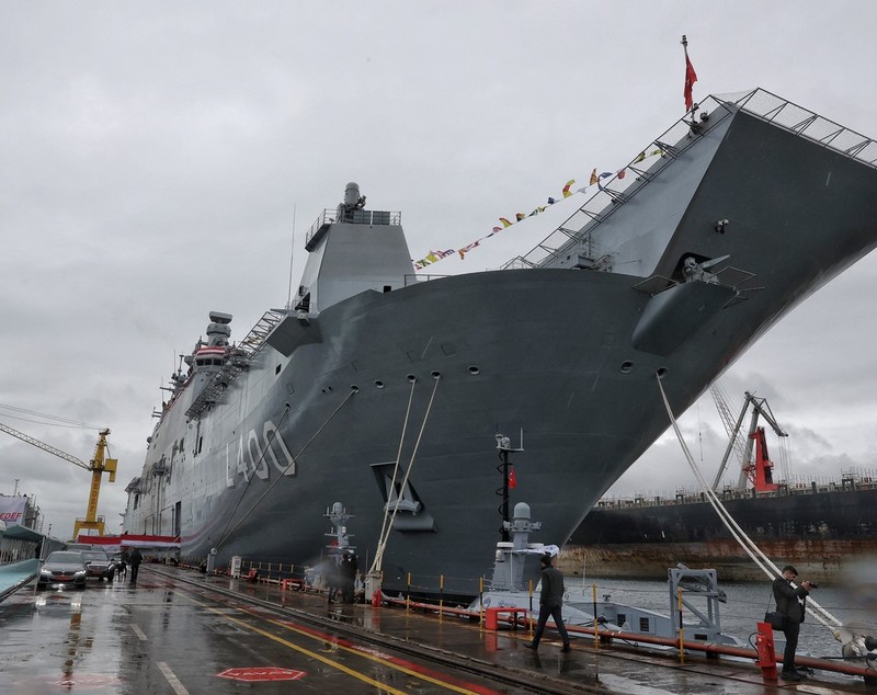 Turcia a lansat primul său portavion, TCG Anadolu, pe care intenţionează să îl adapteze la drone