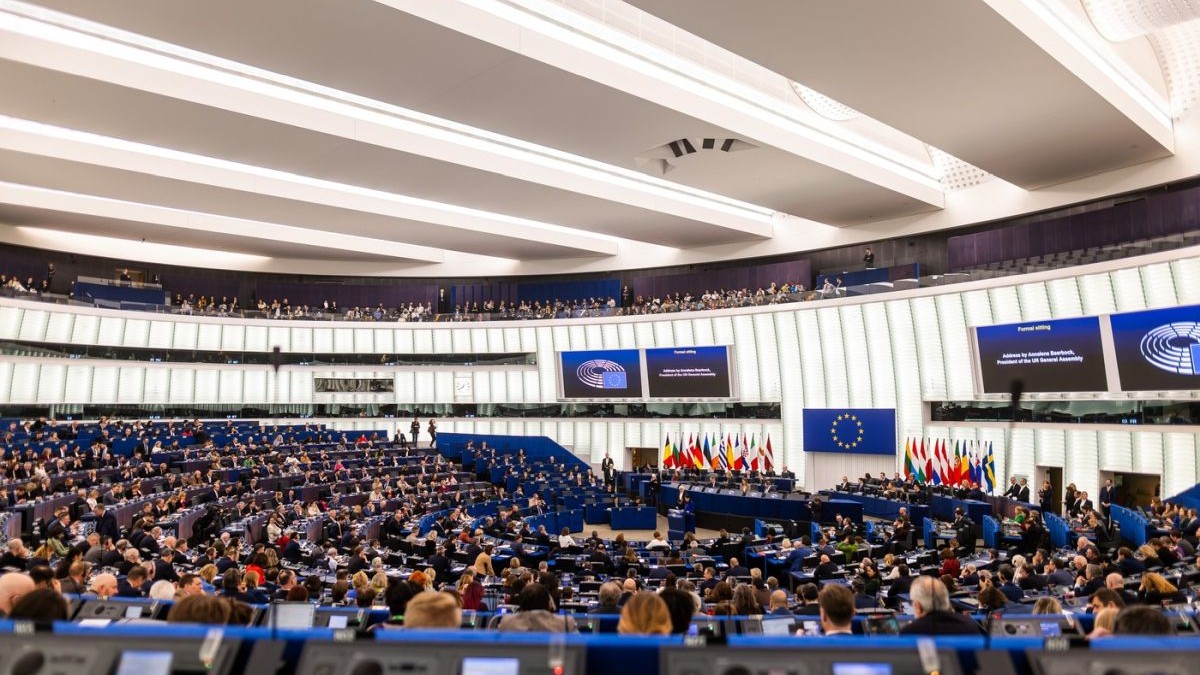 Imagine de ansamblu a Parlamentului European din Strasbourg, Franța, 10 februarie 2026
