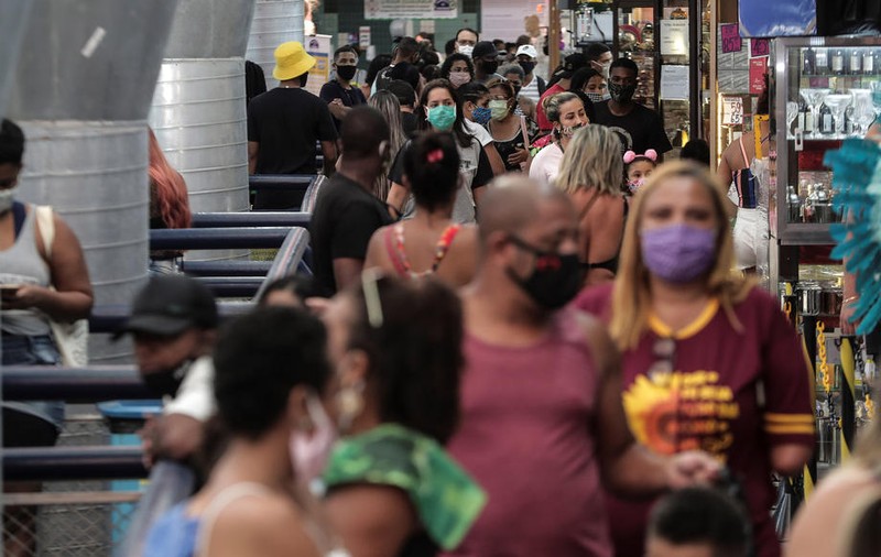 Brazilia a depășit pragul de 60.000 de decese provocate de coronavirus, însă la Rio s-au redeschis restaurantele