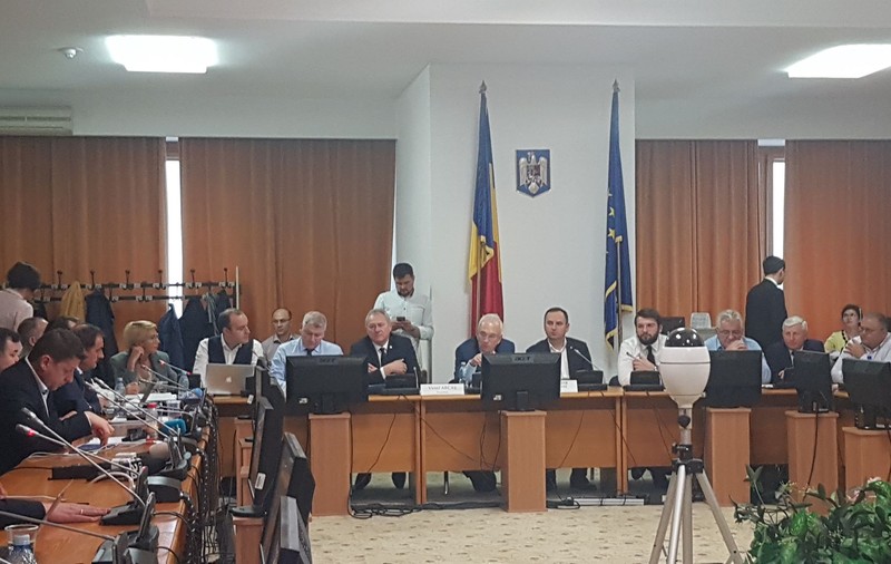 VIDEO | Scandal cu ţipete la dezbaterea bugetului, între Guvern şi Opoziţie: Ministrul Ecaterina Andronescu: "Nu ne mai faceţi hoţi, că nu suntem!"