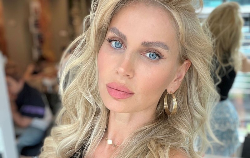 Andreea Bănică a fost criticată că a purtat o rochie prea scurtă: „Corpul meu a suferit modificări în urma sarcinilor târzii”