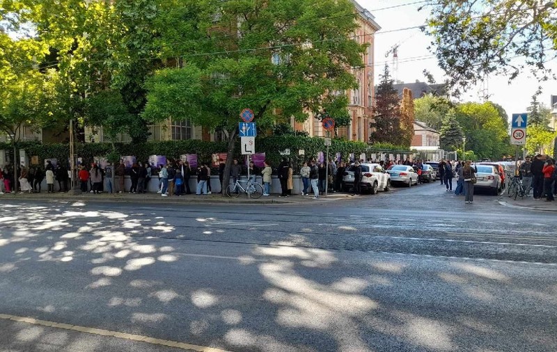 Alegătorii au stat la coadă să voteze la Budapesta. Kelemen Hunor: „Avem nevoie unii de alții”
