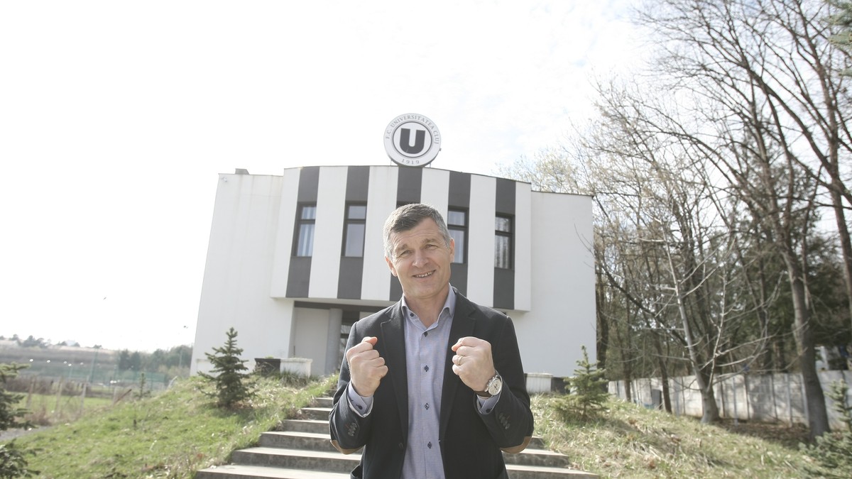 Tricolori, repetați istoria! În 1989, i-am bătut pe danezi și ne-am calificat la Mondiale după 20 de ani. Neluțu Sabău: ”Acum e rândul vostru!”