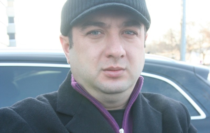 Exclusiv | Unchiul lui Leo de la Strehaia, săltat de mascaţi!