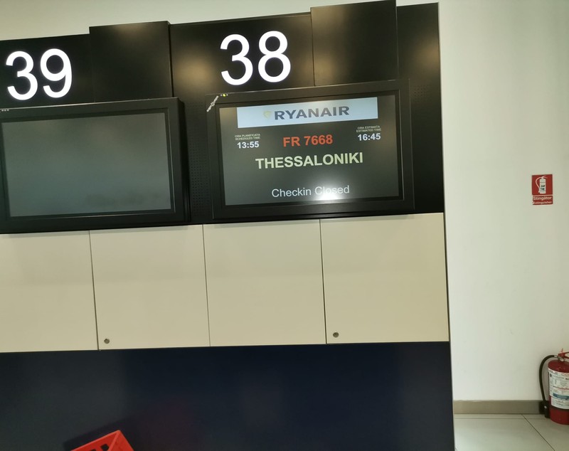 Întârziere de 10 ore pentru o cursă Otopeni-Salonic. Ce explicație au reprezentanții aeroportului pentru pasageri