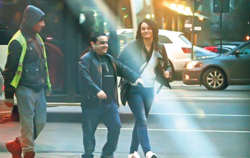 Ce fericit e Minune lângă amantă! EXCLUSIV: fotoreporterii Libertatea l-au surprins pe manelist prin oraş, alături de Oana Stan, femeia pe care o iubeşte de câţiva ani