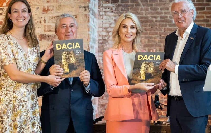 Cine este Raluca Turcan, ministrul Culturii sub care s-au trimis comorile în Olanda. A participat la lansarea expoziției „Dacia! Regatul aurului și argintului”