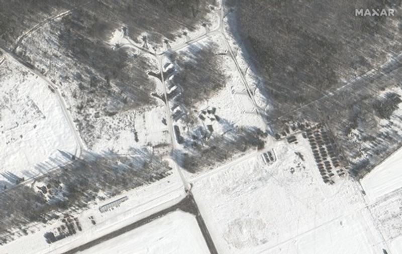 Noi imagini din satelit: Rusia și-a sporit capacitatea militară ofensivă în Belarus, la granița cu Ucraina