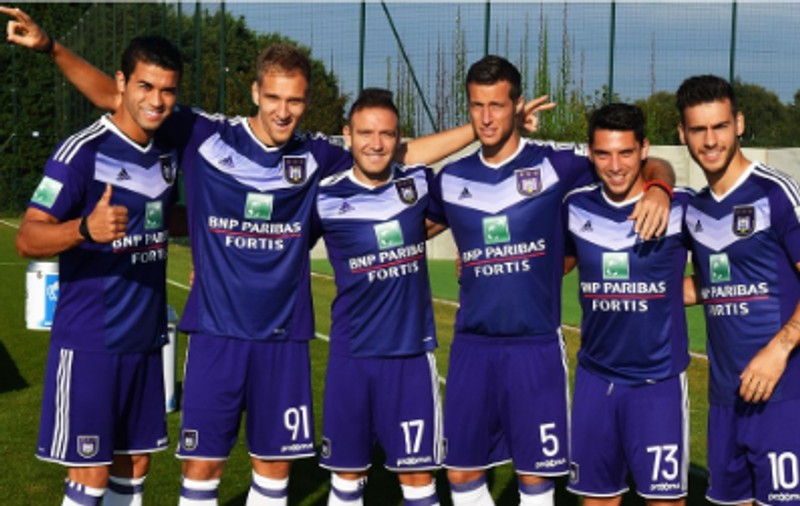 Anderlecht a refăcut poza de grup pentru a-l prinde și pe Nicolae Stanciu / VIDEO