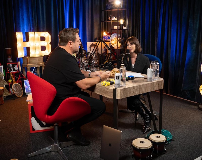 Lidia Buble, surprinsă de Horia Brenciu. A întrebat-o fără rețineri. „Când vă sărutați, nu-l deranjează nasul tău?”