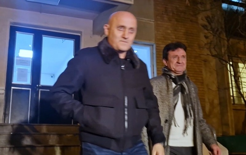 Horaţiu Potra şi fiul lui, ridicaţi de jandarmi de la protestul AUR din Bucureşti. Fiul fostului mercenar avea un baston telescopic