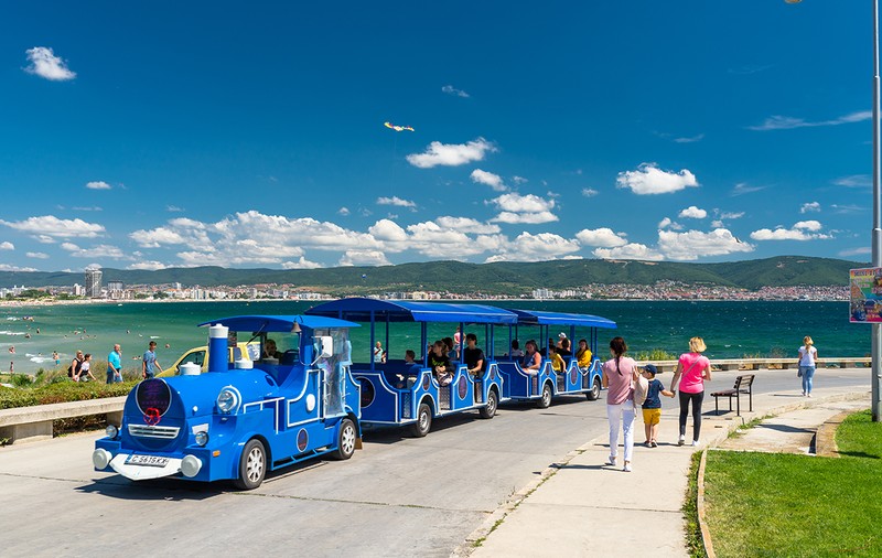 Top 5 destinații de vacanță pentru luna septembrie. Unde pot călători familiile cu copii