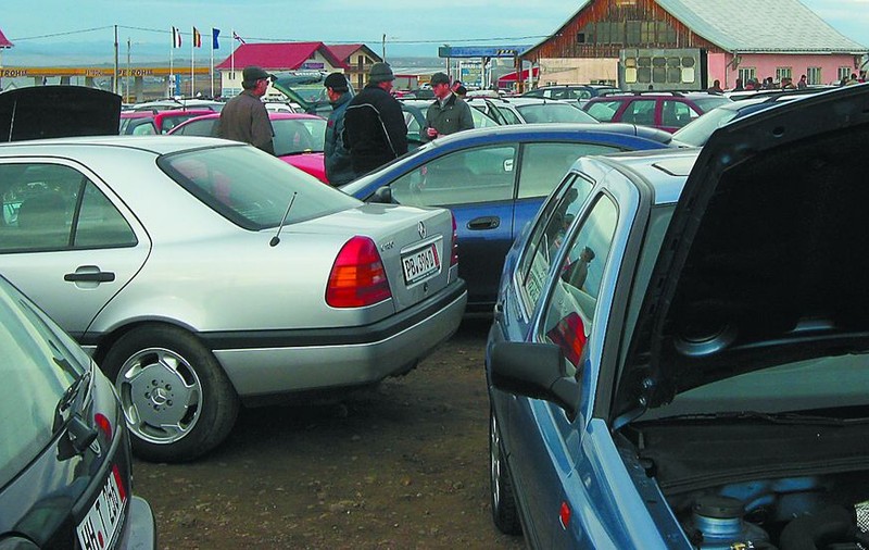 PUŞCĂRIE pentru samsarii de maşini dacă modifică kilometrajul autoturismelor pe care le vând!