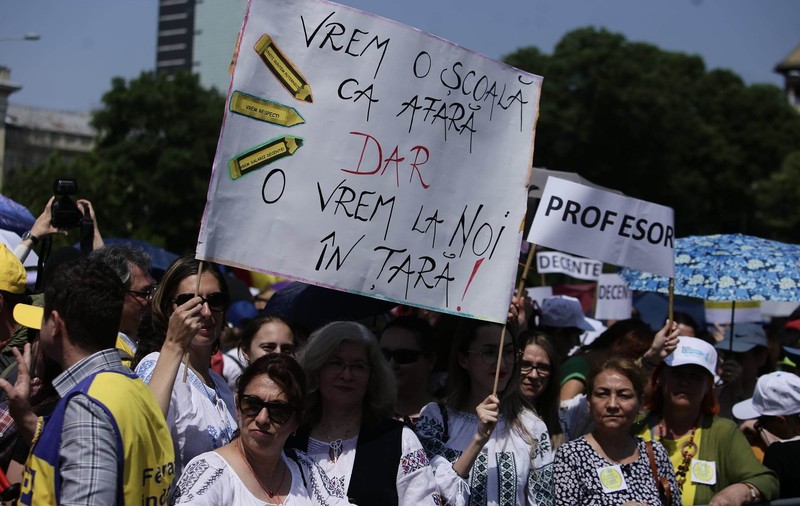 Profesorii care nu au vrut ca greva să fie suspendată, revoltați pe sindicate și pe Guvern. „Am stat în grevă 3 săptămâni degeaba, nu am obținut nimic”