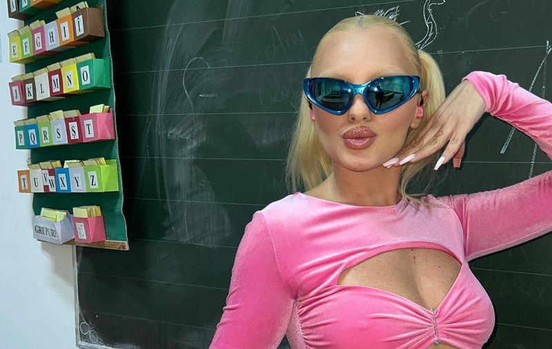 Motivul pentru care fanii au pus-o la zid pe Alexandra Stan. Ce a făcut vedeta pe autostradă: „Nu știam”