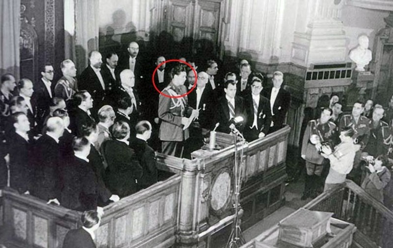 Foto | Uite cum a vorbit în Parlament Regele Mihai I al României, în 1946
