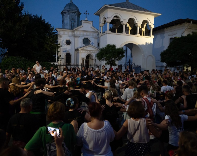 „Noaptea Dansului”, cel mai mare eveniment de dans din ţară, are loc în weekend pe Calea Victoriei din București