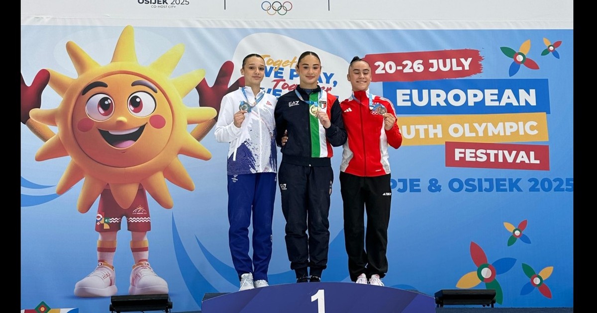 Alexia Blănaru, pe podium Foto: Facebook/ Comitetul Olimpic și Sportiv Român