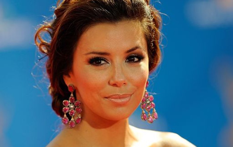 Eva Longoria a strâns dintr-un foc 405.000 de euro