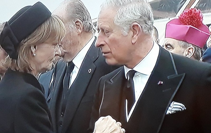 FOTO/ Moment încărcat de semnificații între Prințul Charles și Principesa Margareta