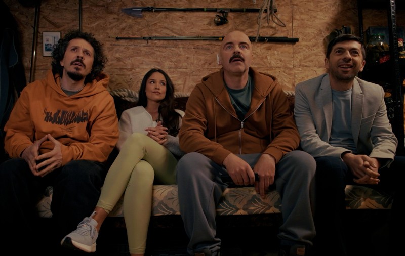 Primele imagini din comedia „Vecina”. Trailerul filmului aduce pe marele ecran coșmarul trăit de Mircea Bravo