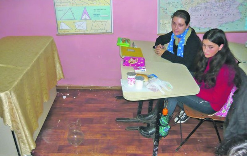 Le plouă în clasă