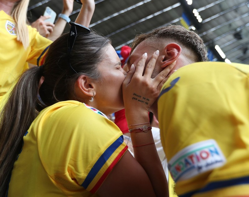 EURO 2024. Imagini emoționante cu Vanessa, soția lui Denis Drăguș, la meciul România - Ucraina. A izbucnit în lacrimi de bucurie