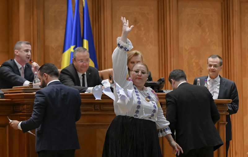 Diana Șoșoacă, propagandă legionară după decizia CCR prin care a fost oprită să candideze la președinție. Parchetul General s-a autosesizat