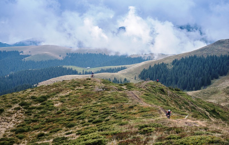 Starea ciclistului amator accidentat pe traseu la Carpathian MTB Epic 2018. Transportat cu elicopterul la Floreasca