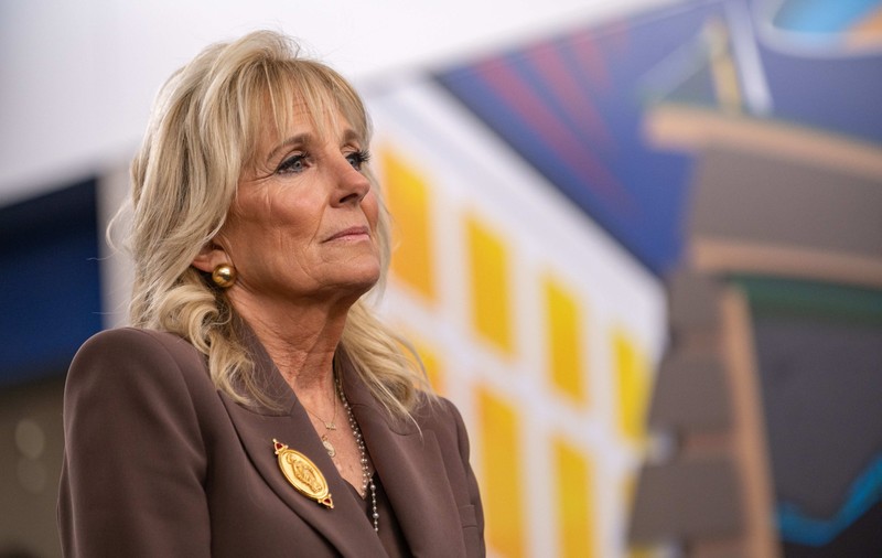 „O primă doamnă pentru noi toţi”. Jill Biden, pe coperta revistei Vogue
