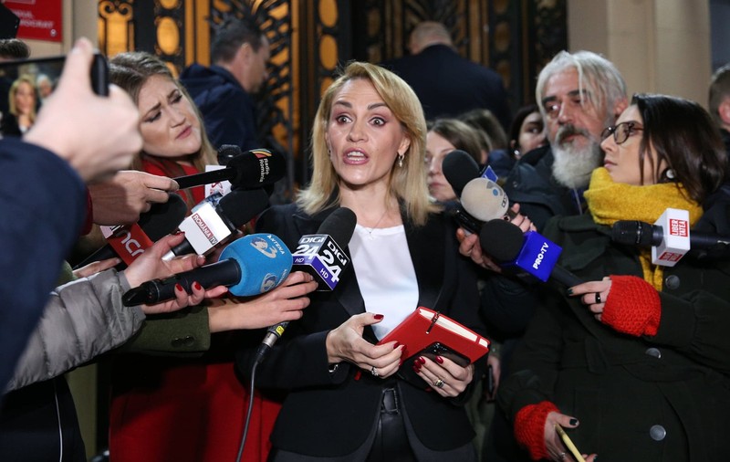 CEx tensionat la PSD | Gabriela Firea a ieșit din sală plângând. Ce cuvinte i s-au adresat