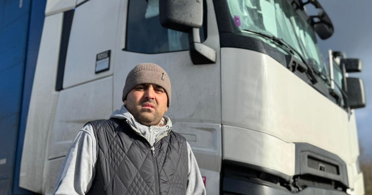 Șoferul de TIR a făcut grevă după ce nu a fost plătit tip de 7 luni. Foto Oost