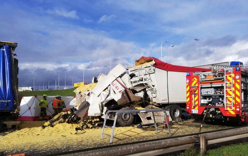 Șofer român, victimă în accidentul cu 5 camioane, din Belgia. Un TIR a intrat cu 90 km/h în coloana care aștepta la vamă