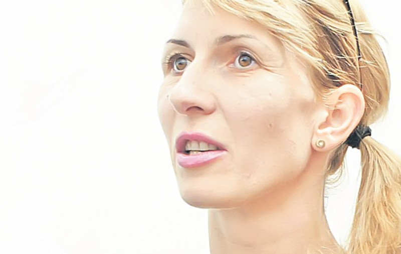 Monica Iagăr vrea casa în care stă Cosmin Cernat