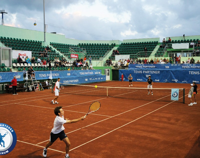 Platinum Mamaia, turneu exclusiv de dublu din circuitul Tenis Partener. Cea de a 7-a ediție a turneului de la Marea Neagră vine cu un format special de joc și premii generoase / GALERIE FOTO
