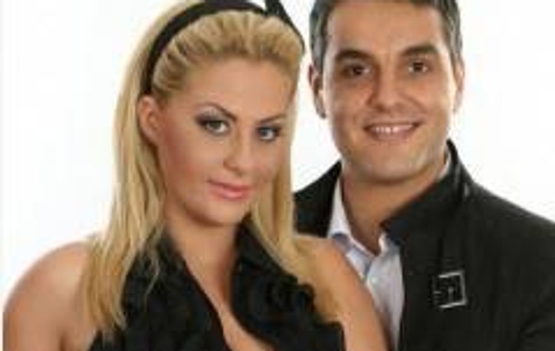 Oana Turcu nu ştie dacă va naşte în ţară sau afară