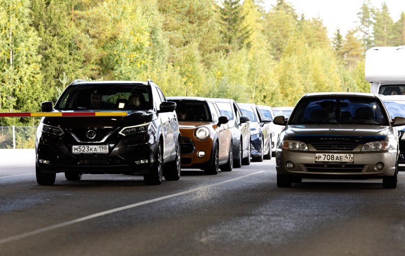 Un număr record de ruși a intrat în Finlanda în weekend, mulți dintre ei fiind în tranzit spre alte țări