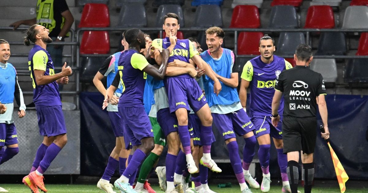 Bucurie a fotbalistilor clujeni dupa un gol marcat de catre Alin Fica meciul dintre FCSB si CFR Cluj, Supercupa Romaniei, desfasurat pe Stadionul Steaua-Ghencea din Bucuresti, sambata 5 iulie 2025. © FOTO:Razvan Pasarica/SPORT PICTURES
