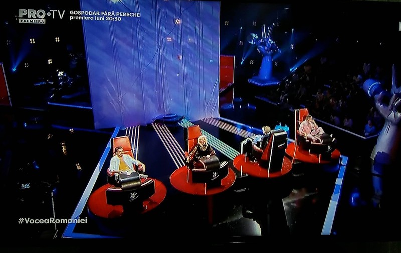Ana Munteanu, concurenta din spatele cortinei de la Vocea României. “Ești bucuria acestei seri" / "Sunt speriat că aș putea să lucrez cu tine”