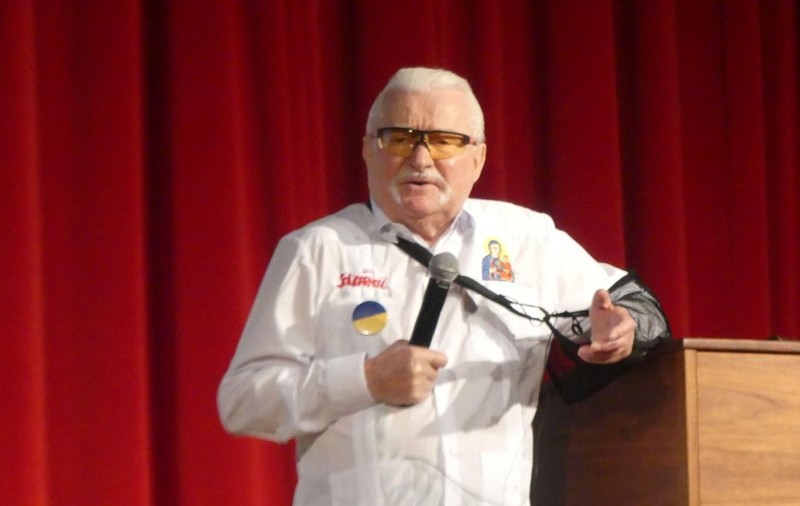 Lech Wałęsa critică dur politica SUA față de Ucraina : „Donald Trump ori este trădător, ori este un tip extrem de deștept”
