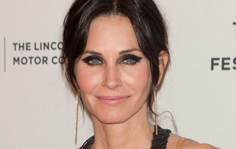 COURTNEY COX, cu SFÂRCURILE la VEDERE pe COVORUL ROŞU! | FOTO
