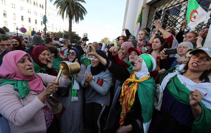 Proteste în Algeria împotriva violenței asupra femeilor, pornind de la cazul unei adolescente care a fost violată și omorâtă