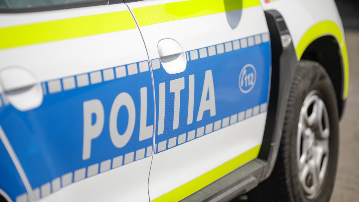 O mașină de Poliție aflată în misiune